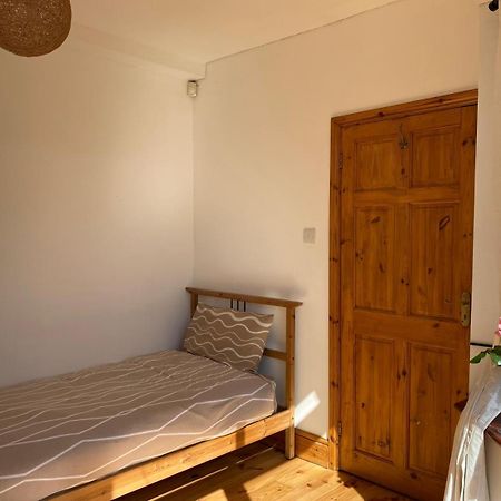 Lovely Rooms In West London Northolt  Exterior photo