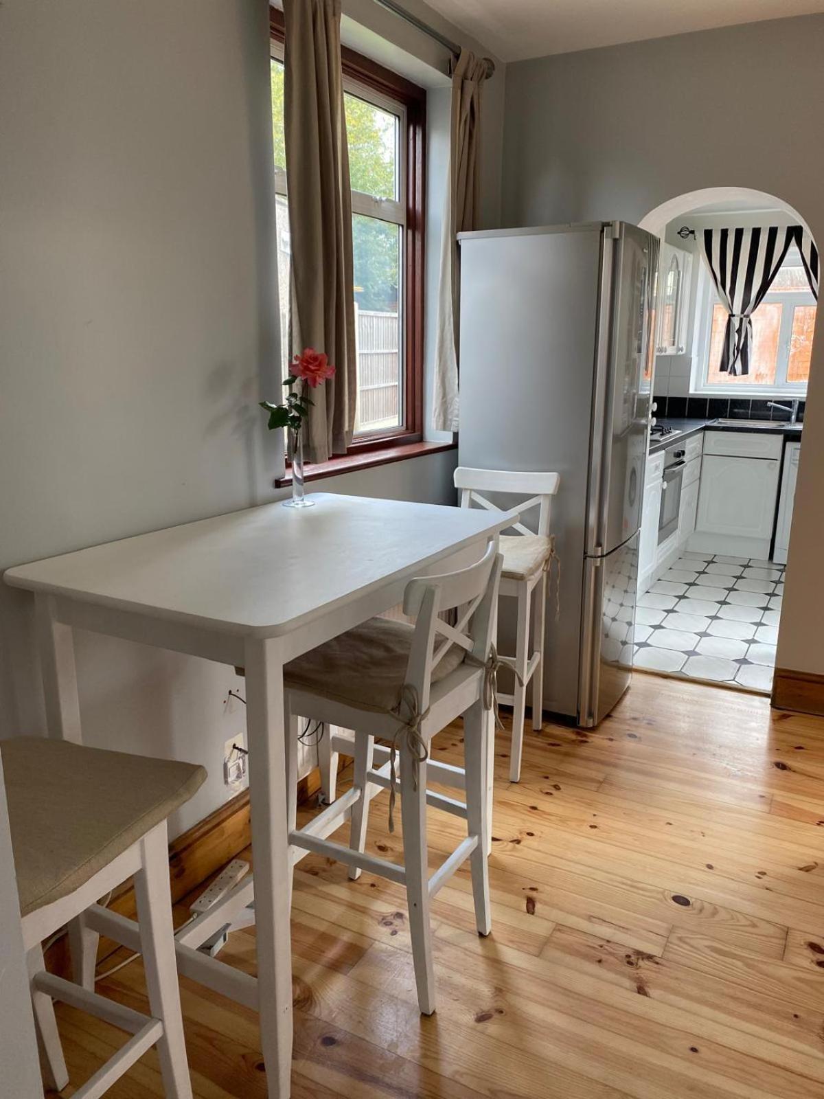 Lovely Rooms In West London Northolt  Exterior photo