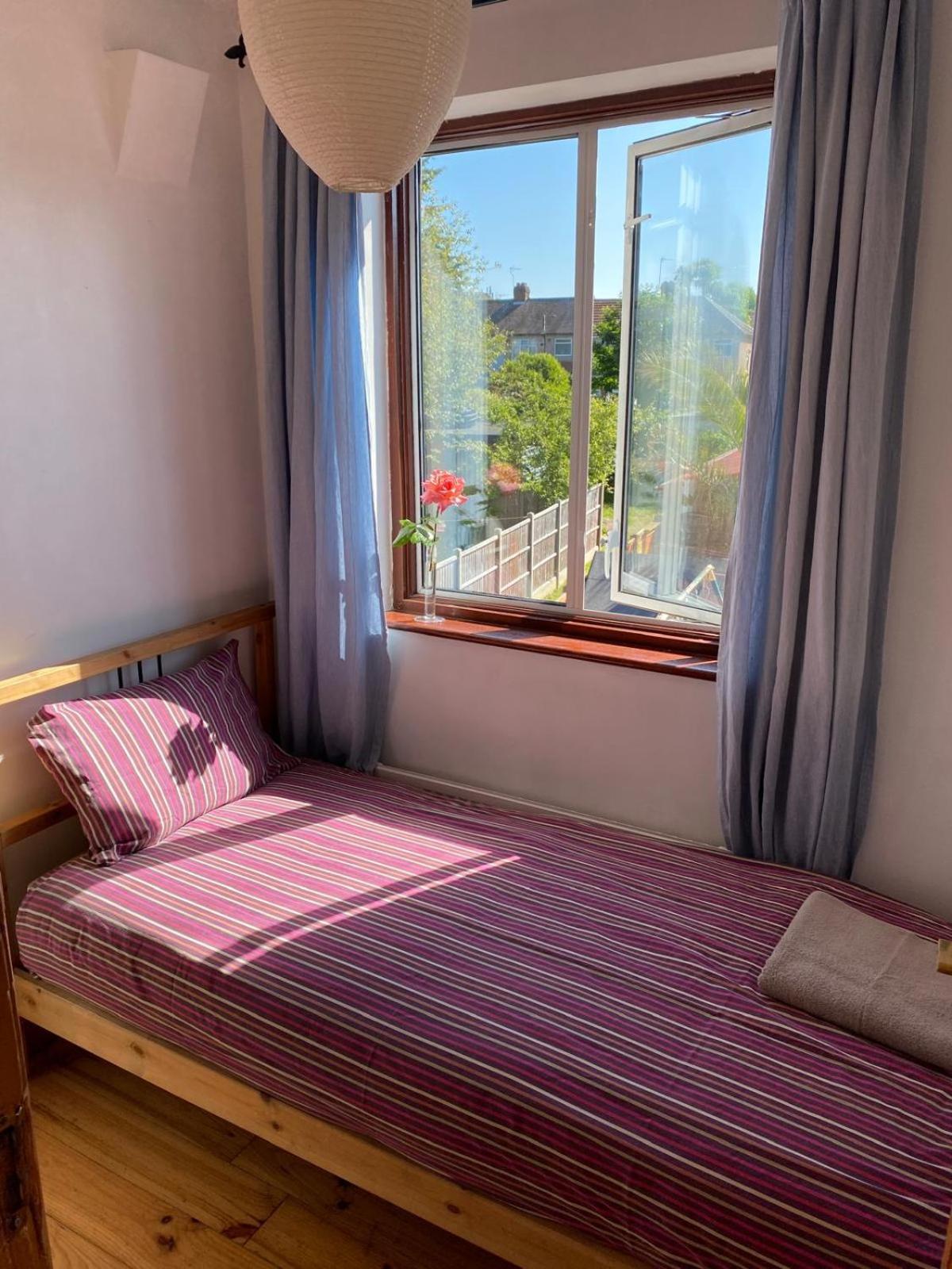 Lovely Rooms In West London Northolt  Exterior photo