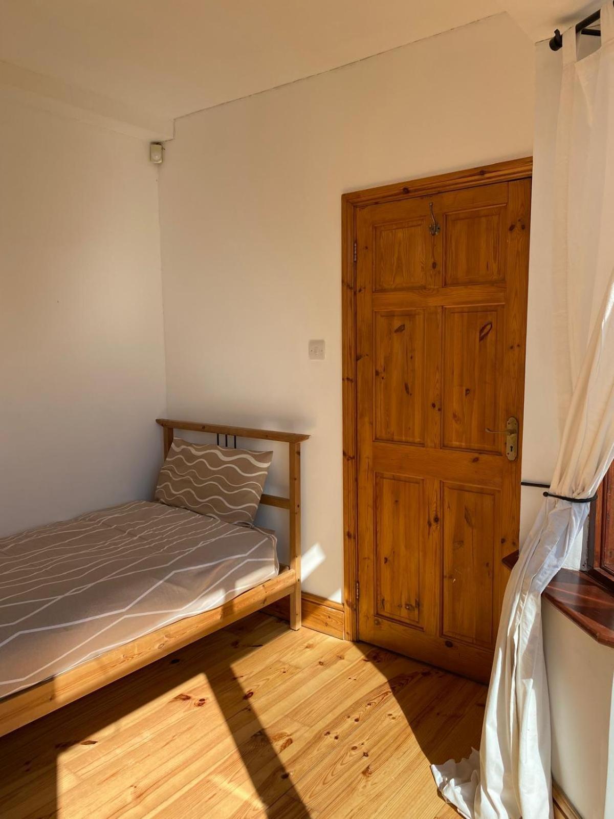Lovely Rooms In West London Northolt  Exterior photo
